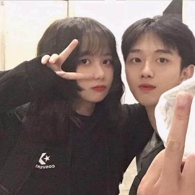 how pay·真人情侣秀恩爱头像图片