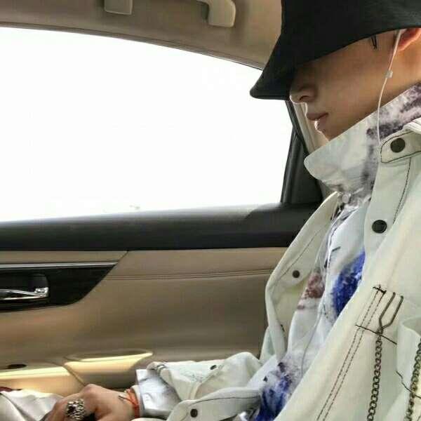 个性冷漠男生精选高冷头像图片