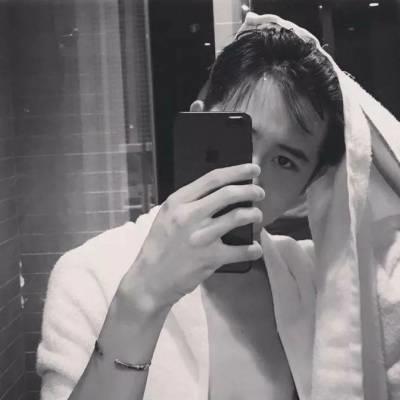 傲娇情侣相视一笑的狗粮头像图片大全