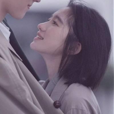 傲娇情侣相视一笑的狗粮头像图片大全