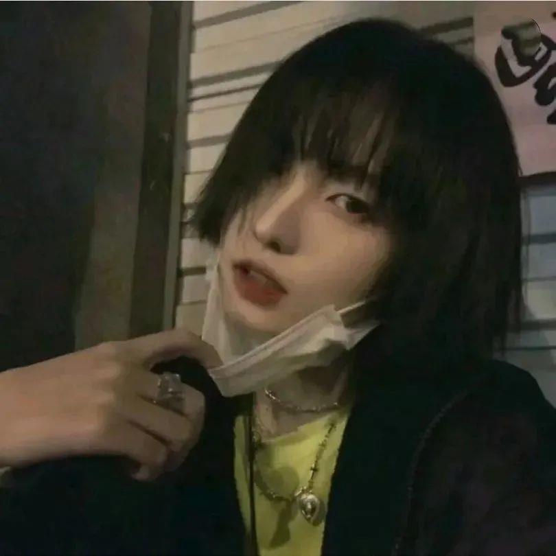 有点可爱有点帅的高冷女生好看头像图片
