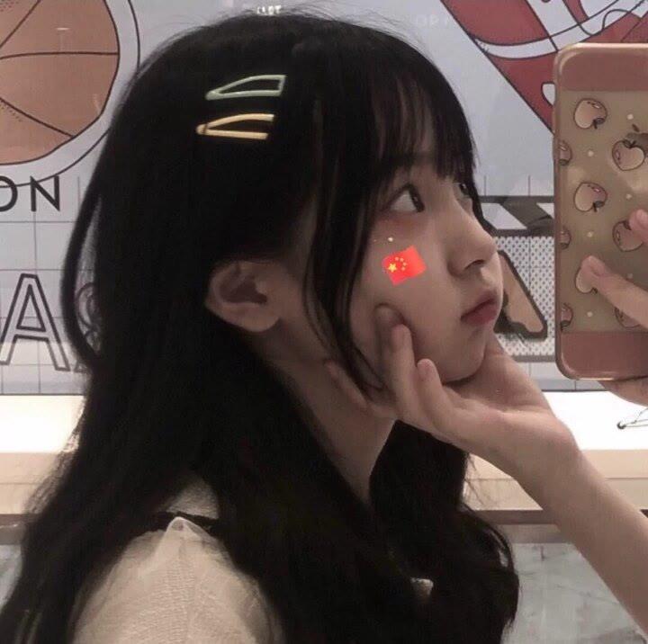 可爱的娃娃脸女生俏皮长不大小表情头像图片