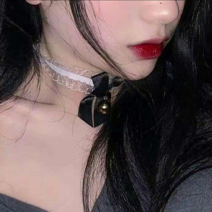 每个人都在盯着我，我恨死了，于是，我恶狠狠的，在身上缝满了镜子头像图片