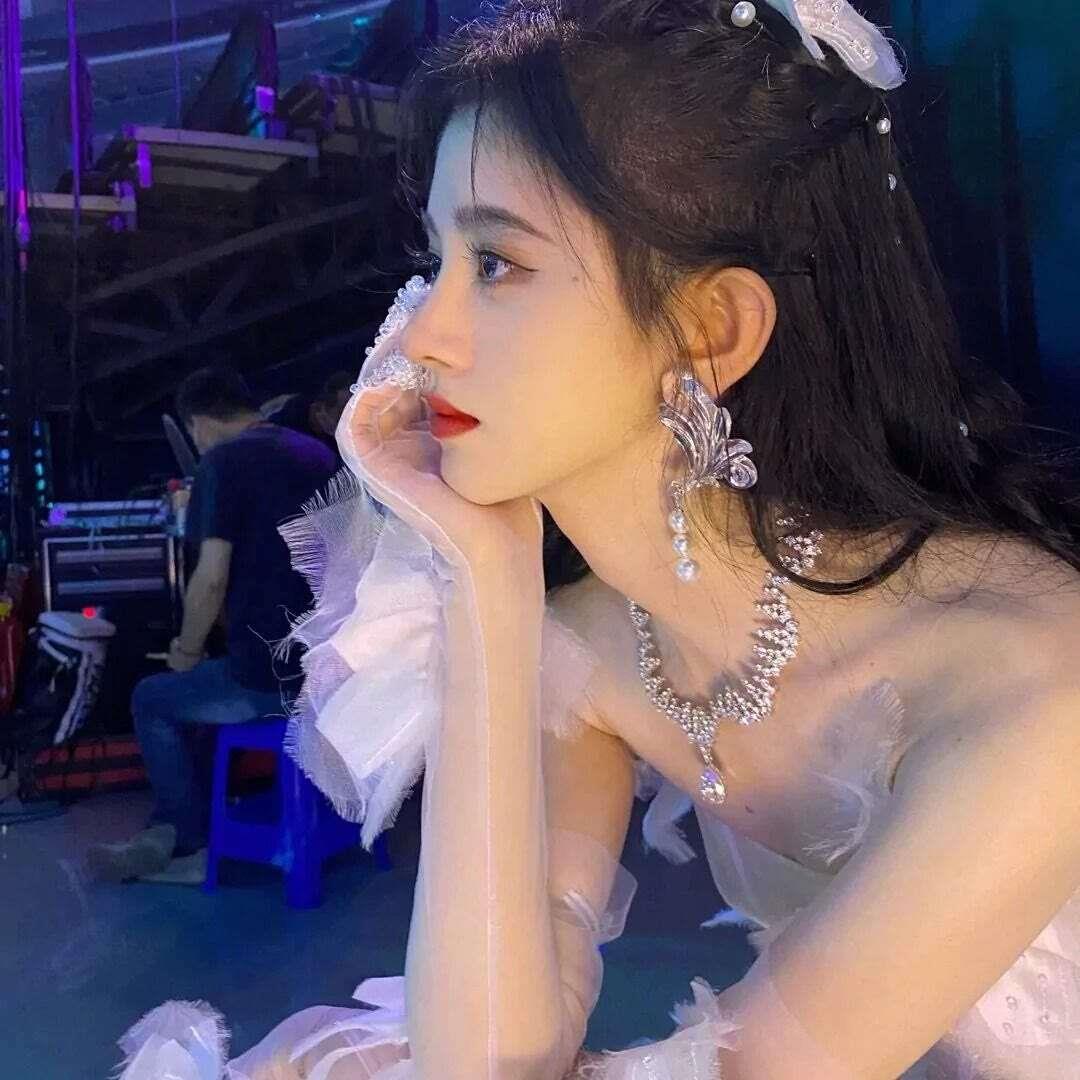 风格不同但好看一致的漂亮女生优质头像图片