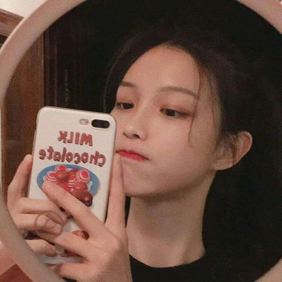 女生 秋天会有炒板栗和新的遇见头像图片