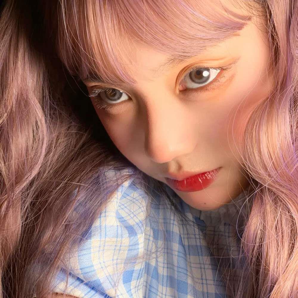 尤眠/散装女头皆美丽/拿头给个心叭头像图片