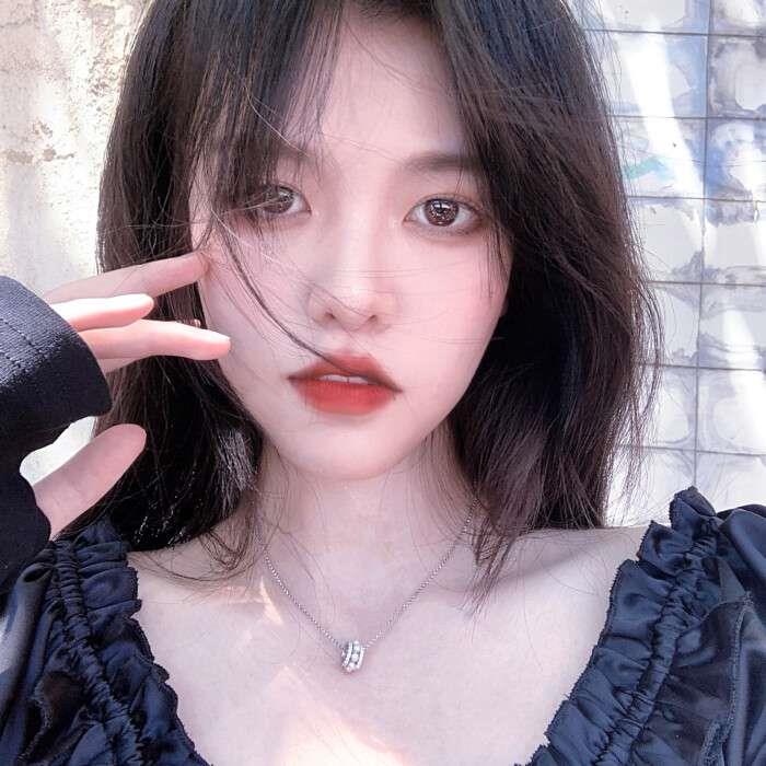 祁宋 ins风时尚魅力女生头像图片