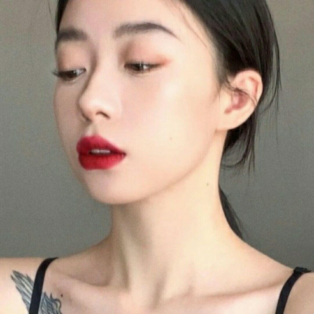 个性高冷御姐女生高清头像图片