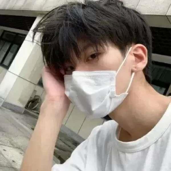 干净阳光的大男孩男生高清头像图片