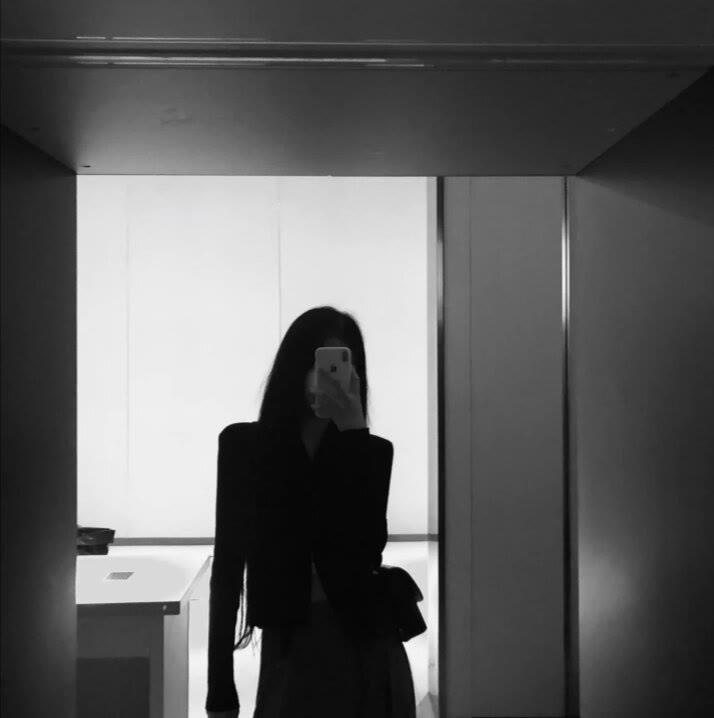 唯美文艺美女黑白精选头像图片