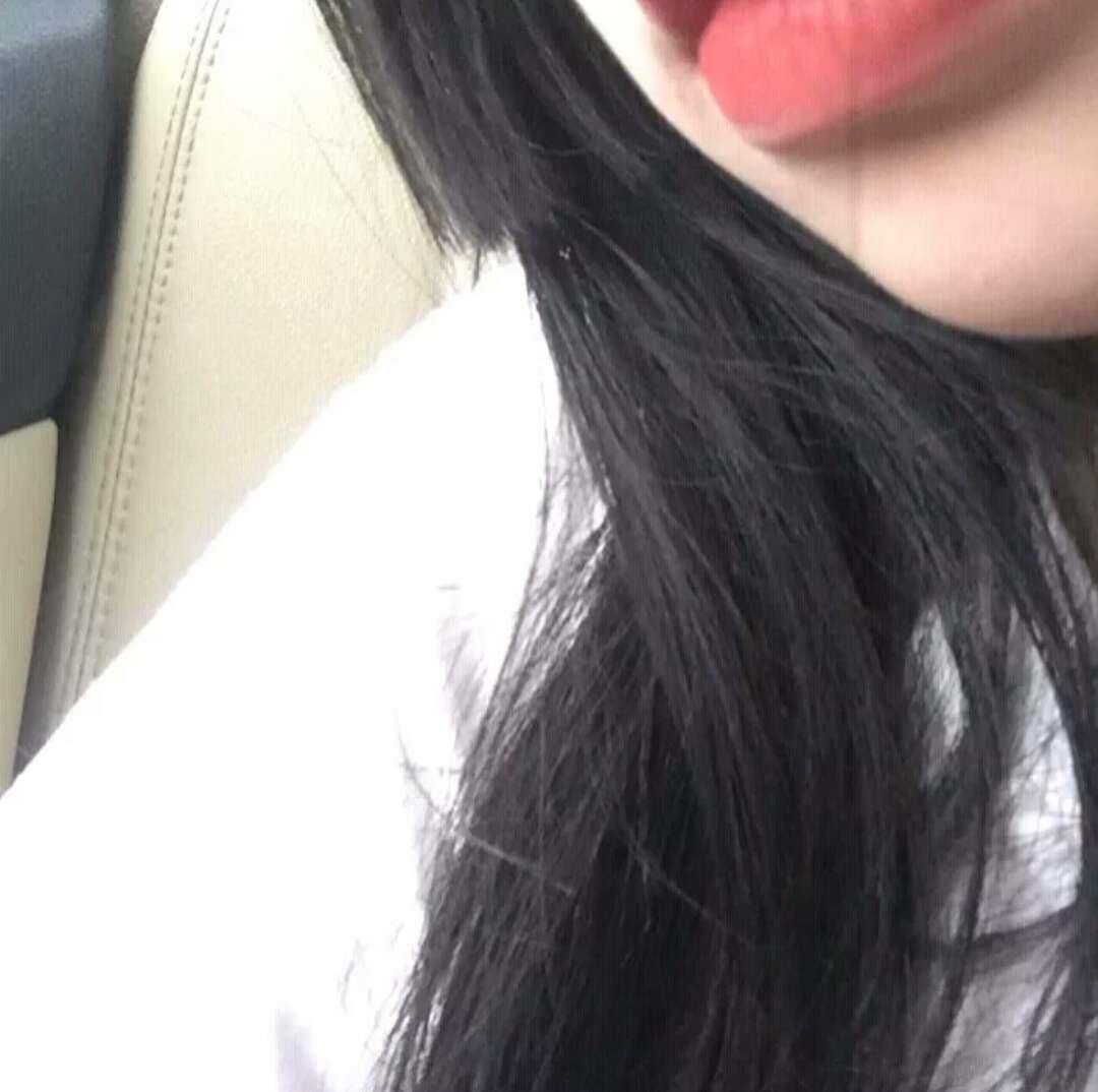 气质干净忧郁的女生好看头像图片