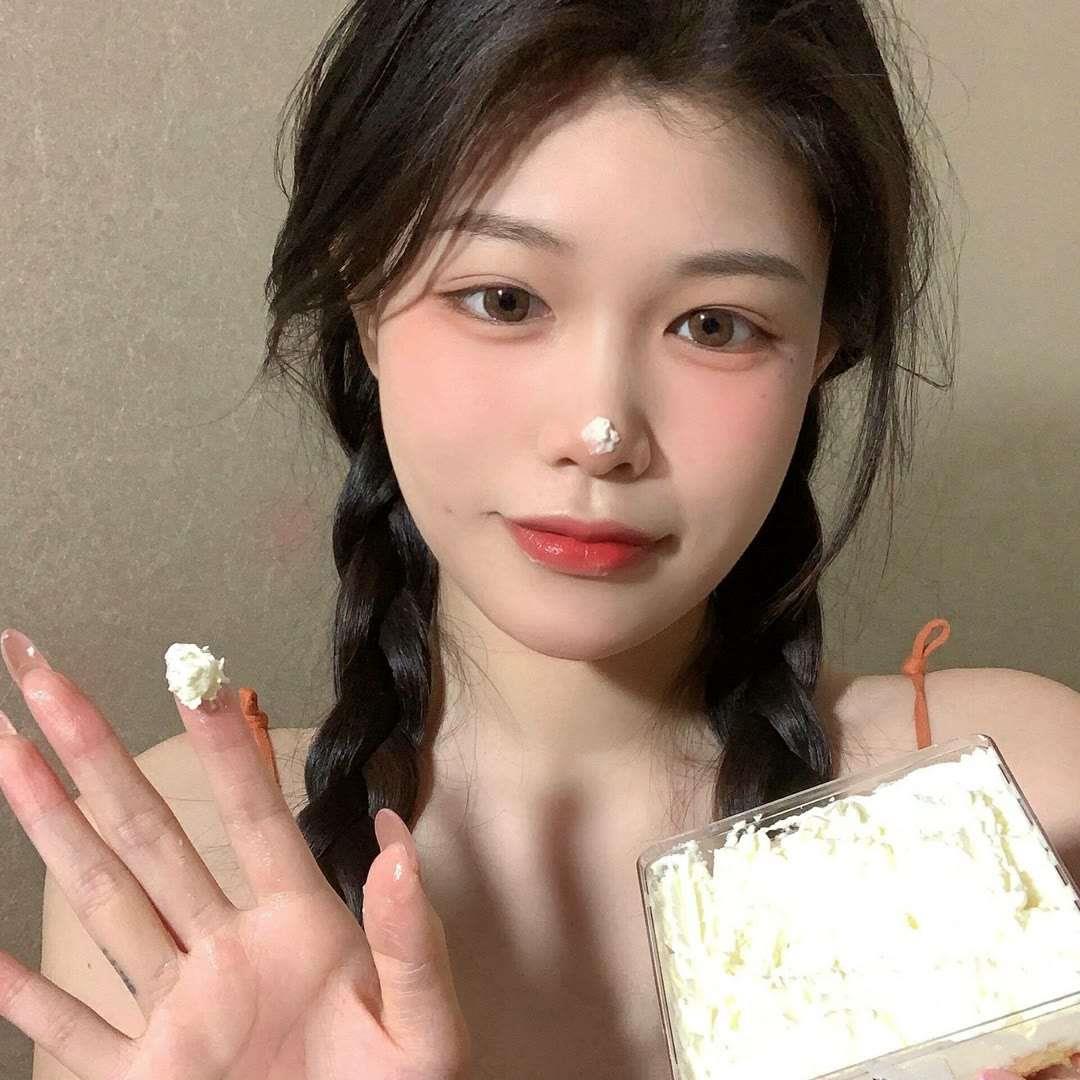 祁宋 高清优质微信真人女生头像图片