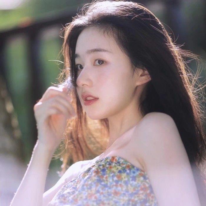气质清纯干净的可爱女生真人头像图片