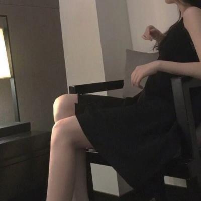 漂亮女生看起来颓废和丧的头像图片