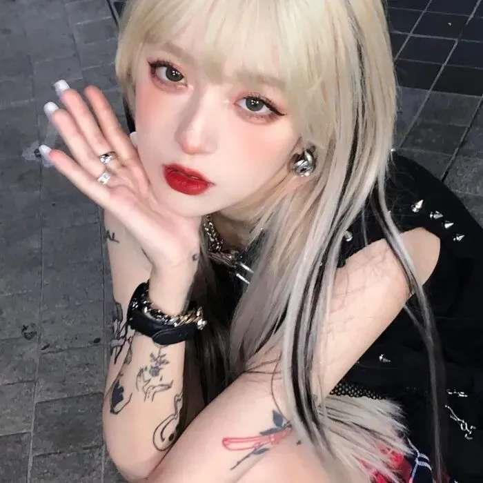 个性女生帅气真人气质好看头像图片