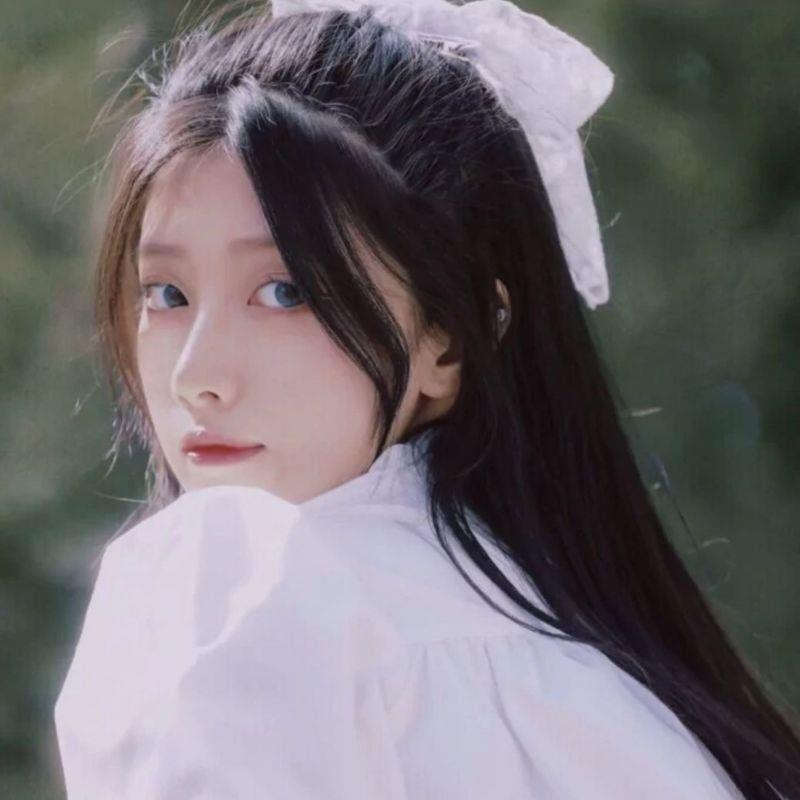 客桥.小众女头/怕目光夹杂爱意所以闭上眼睛头像图片