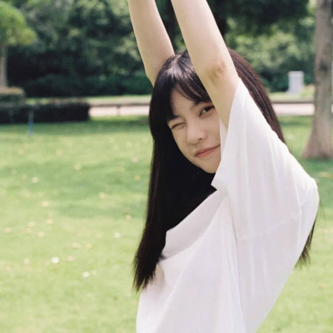 客桥.小众女头/怕目光夹杂爱意所以闭上眼睛头像图片