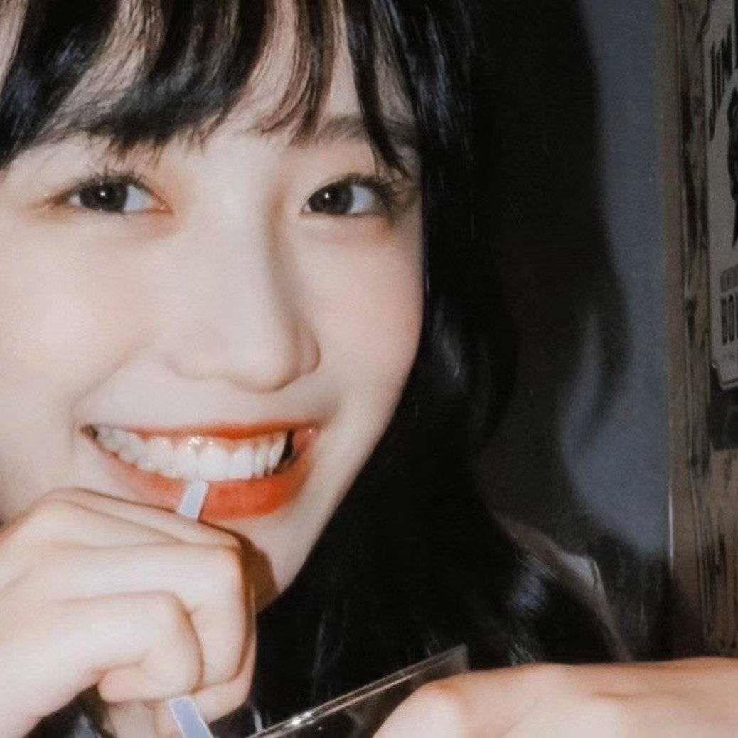 客桥.小众女头/怕目光夹杂爱意所以闭上眼睛头像图片