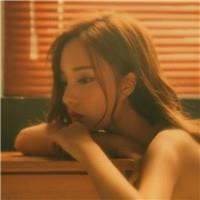 长发及腰的漂亮女生美丽气质头像图片