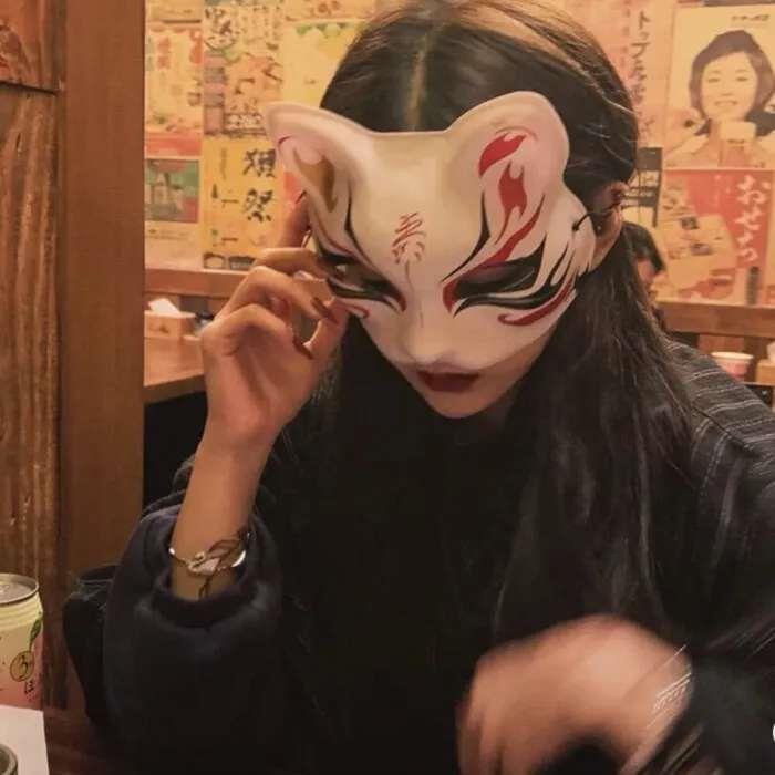 女生 你总说我懒，是啊，喜欢上你就懒得放弃你了呀。头像图片