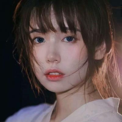 唯美/真人/女生:我想要明目张胆的爱而不是小心翼翼的爱！头像图片