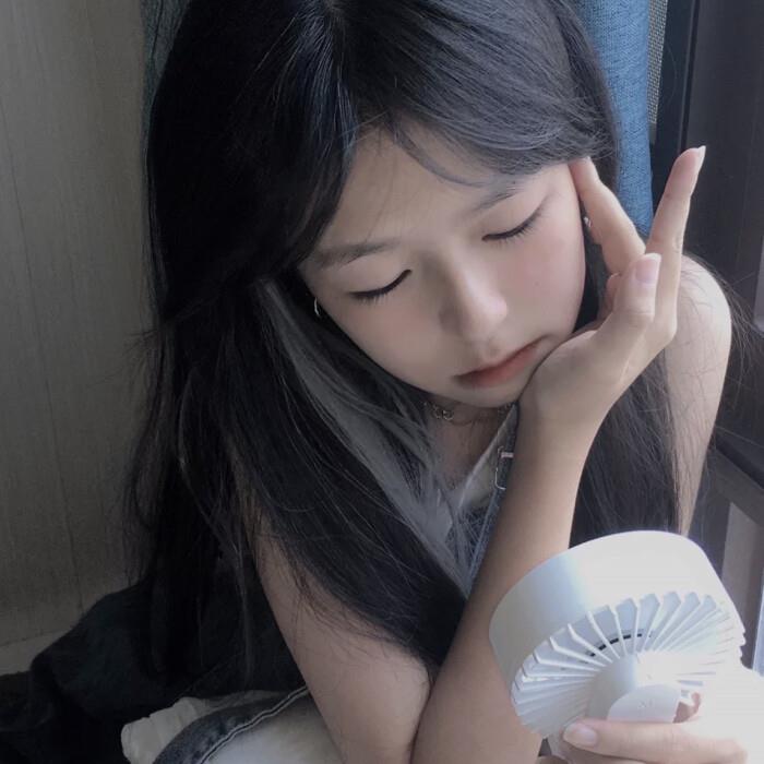 下次别再心动了笨蛋。头像图片