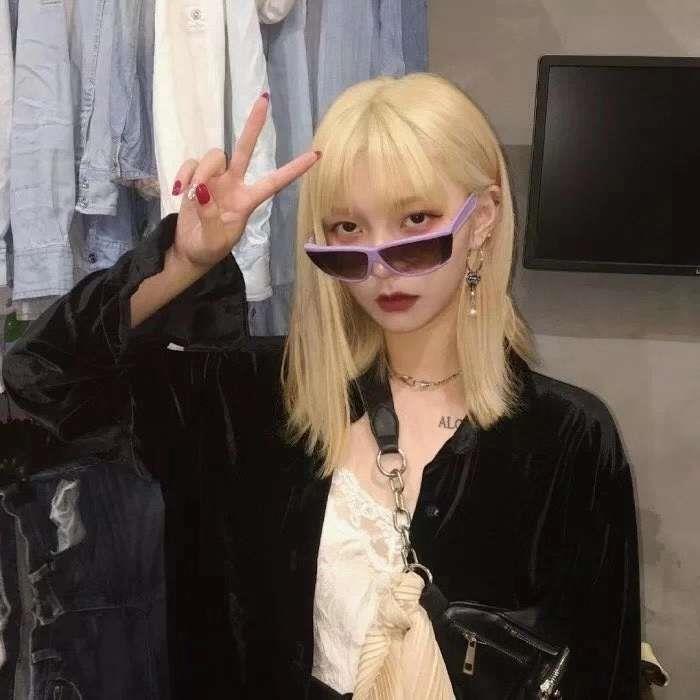 高冷气质真人美女微信高质量头像图片