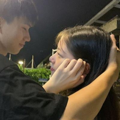 亲密无间的超甜情侣真人微信头像图片大全