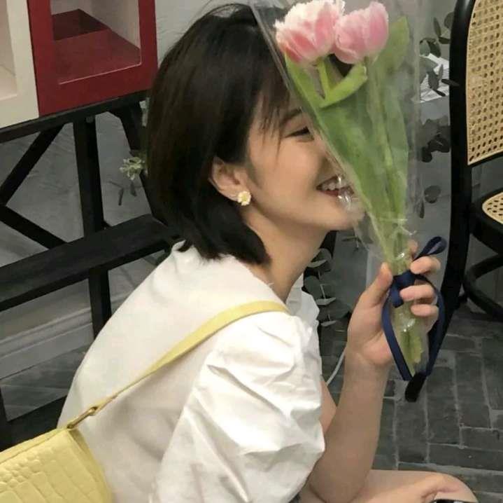 在干嘛美女 找图不易 拿图点赞 感谢支持头像图片