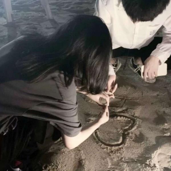 能让你变得孩子气的关系都特别值得.头像图片