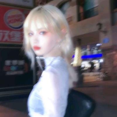 女//面对热爱要不遗余力的喜欢头像图片