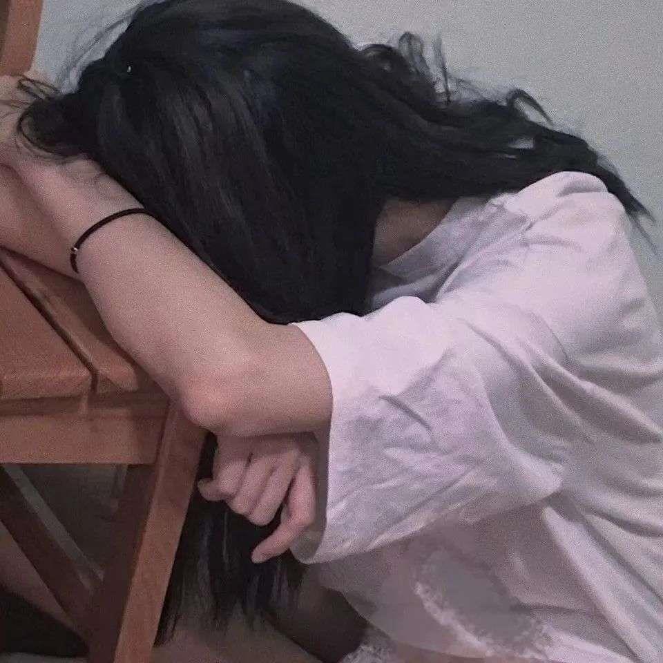 女//面对热爱要不遗余力的喜欢头像图片