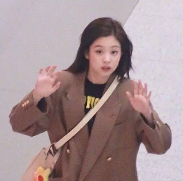 女//面对热爱要不遗余力的喜欢头像图片