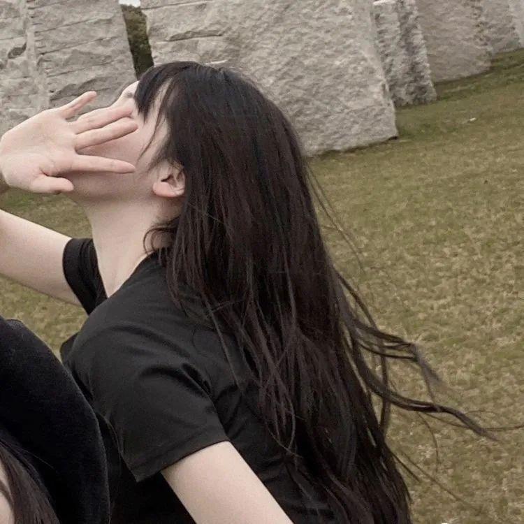 女//面对热爱要不遗余力的喜欢头像图片