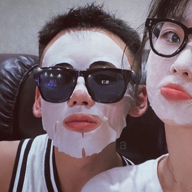 真人唯美一对两张情侣 往往没有遇见才觉得 一切总是默默的一切都好头像图片