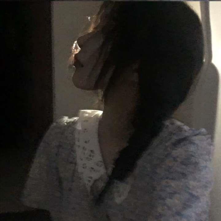 我太容易认真了 不应该谈恋爱 我应该坐在路口贴钢化膜头像图片