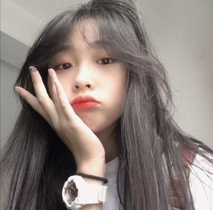 我太容易认真了 不应该谈恋爱 我应该坐在路口贴钢化膜头像图片