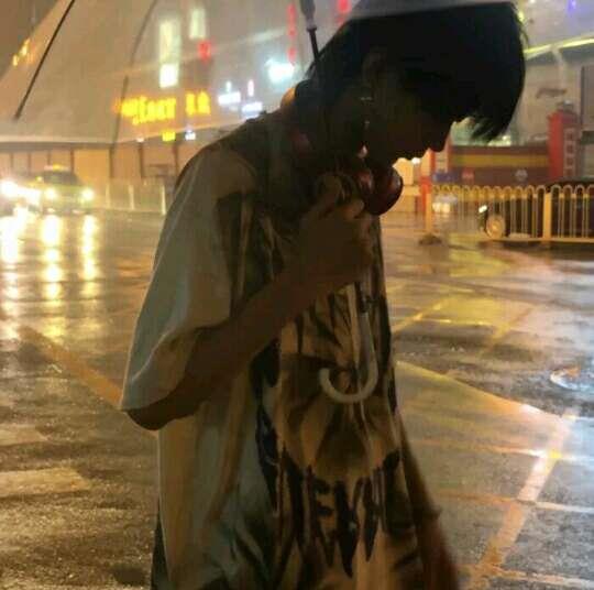 林思韵： 男头/不要听网上的爱情观 你的男孩会用他的方式去爱你头像图片