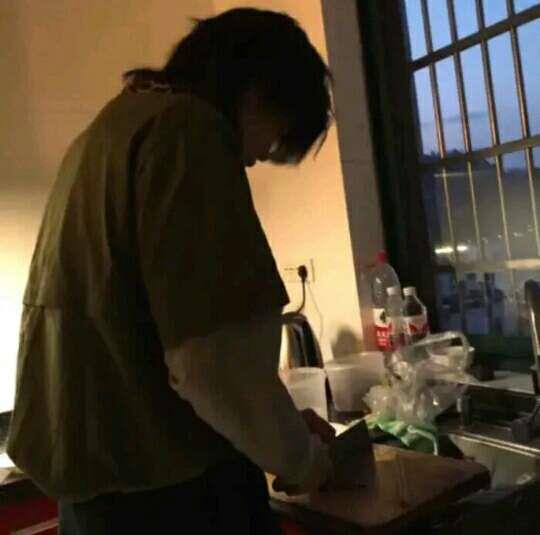 林思韵： 男头/不要听网上的爱情观 你的男孩会用他的方式去爱你头像图片