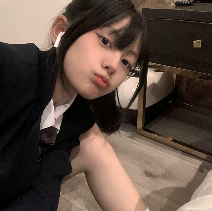 宋知意 微信女生真人头像图片