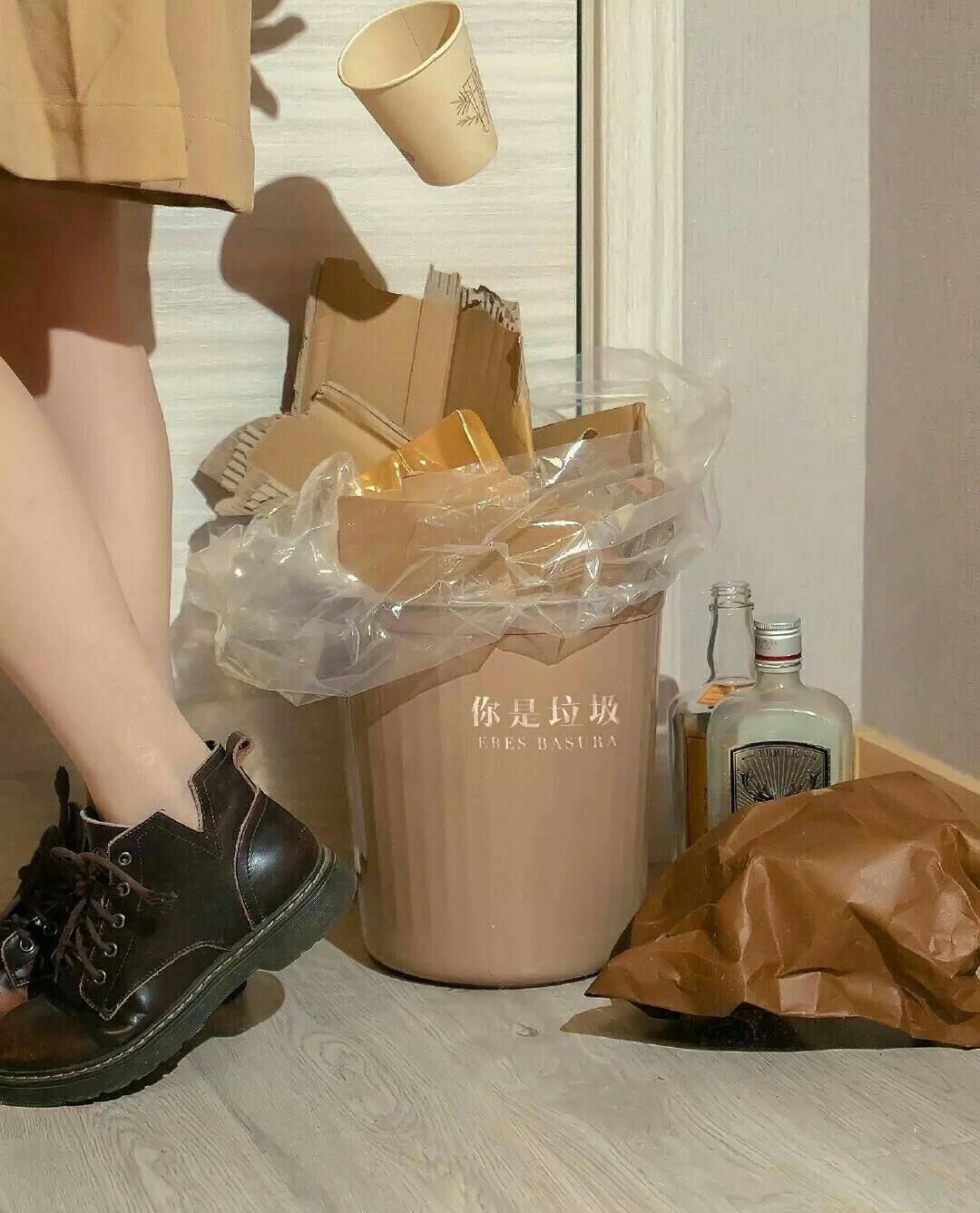 垃圾桶闺蜜头像图片