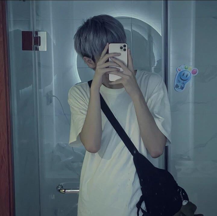 高冷文艺风男生自拍好看头像图片大全