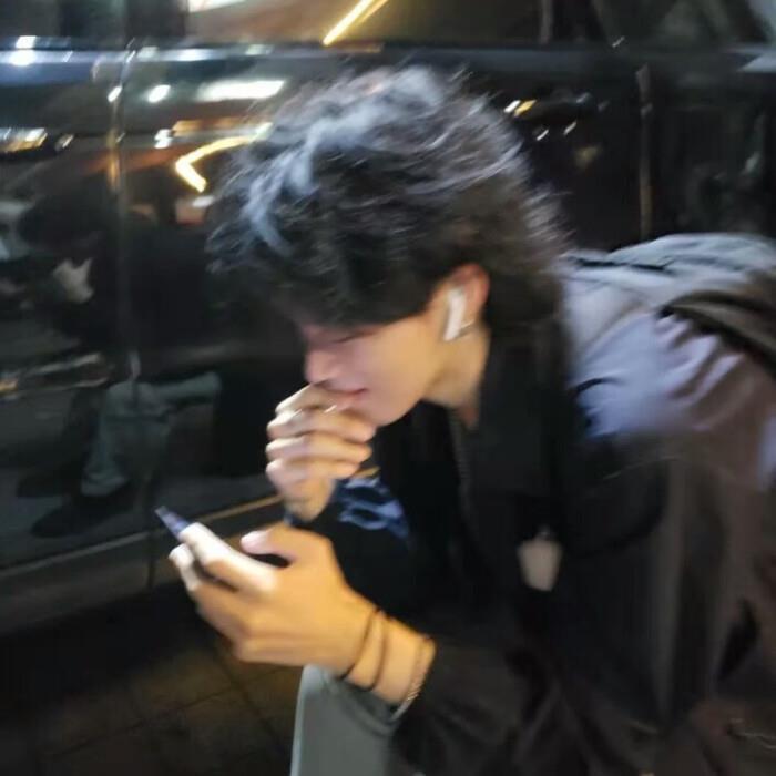 苏瓷:成熟高冷男头（个性 高冷 时尚 男生 ）头像图片