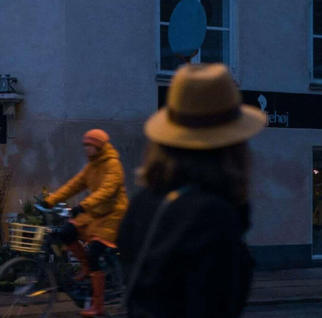 我们盛气凌人，掩饰无权过问头像图片