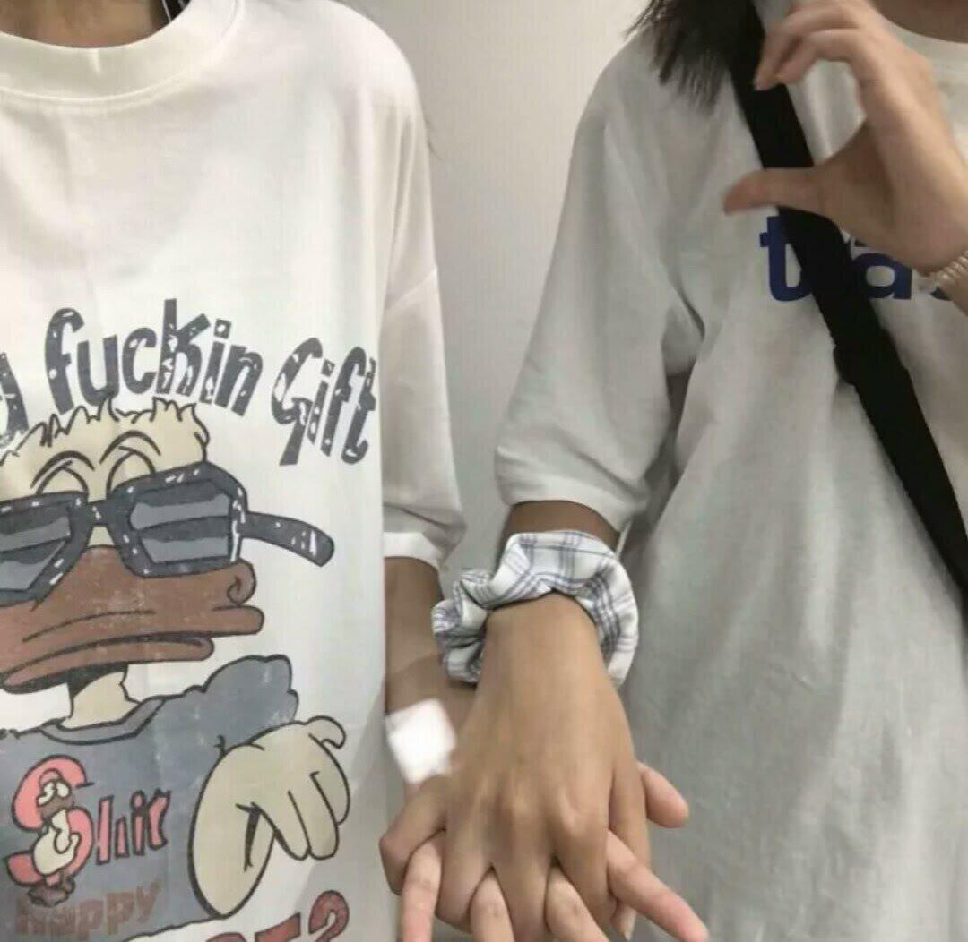 宋知意 ins小众风格恩爱真人情头一对两张头像图片