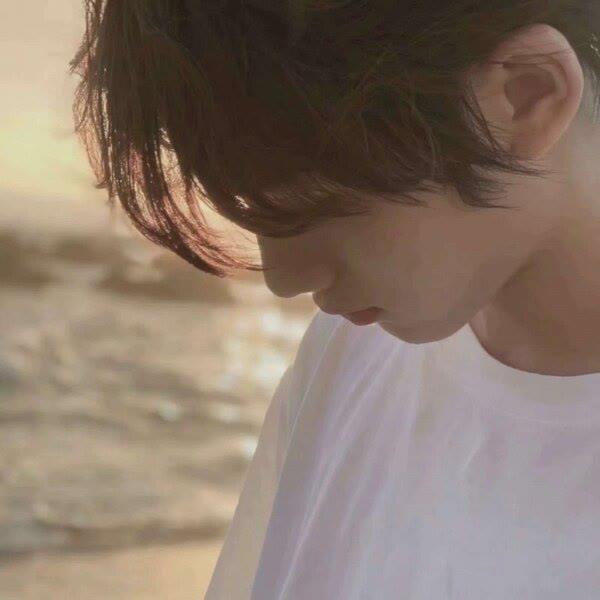 向晚/高冷成熟男生/开开心心 不动脑筋头像图片