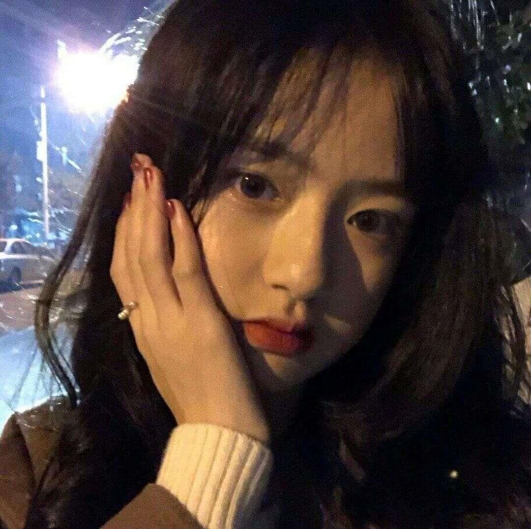 向晚/精致嫌仙气女头/月亮不开心的时候，也会和星星互道心事哦！头像图片