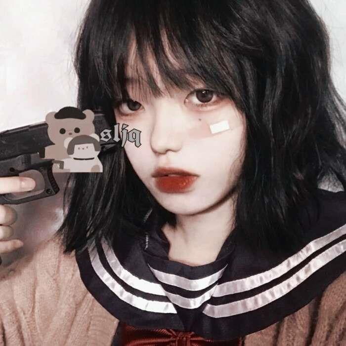 宋知意/微信魅力真人气质简单女生头像图片