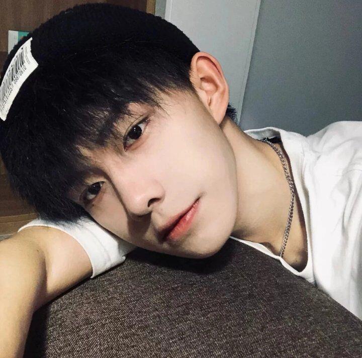 ins个性真人成熟超酷男生头像图片