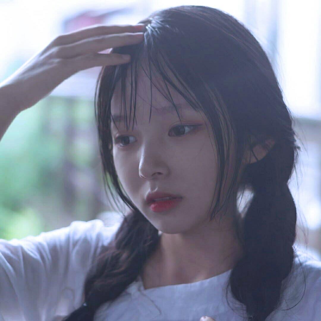 千鹤/个性女头/满怀期待最后却不如人意的感觉真是糟糕透了头像图片